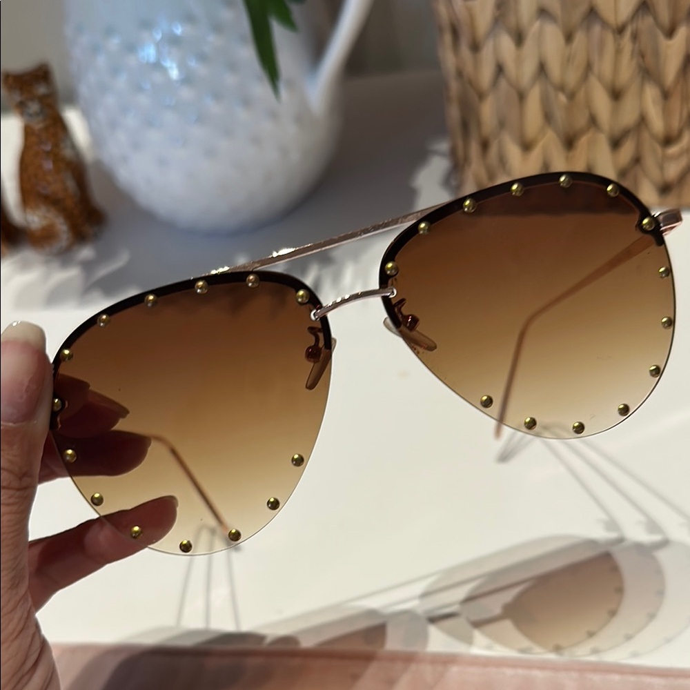 💚 Stylish Brown Studded Aviator Women’s Sunglasses